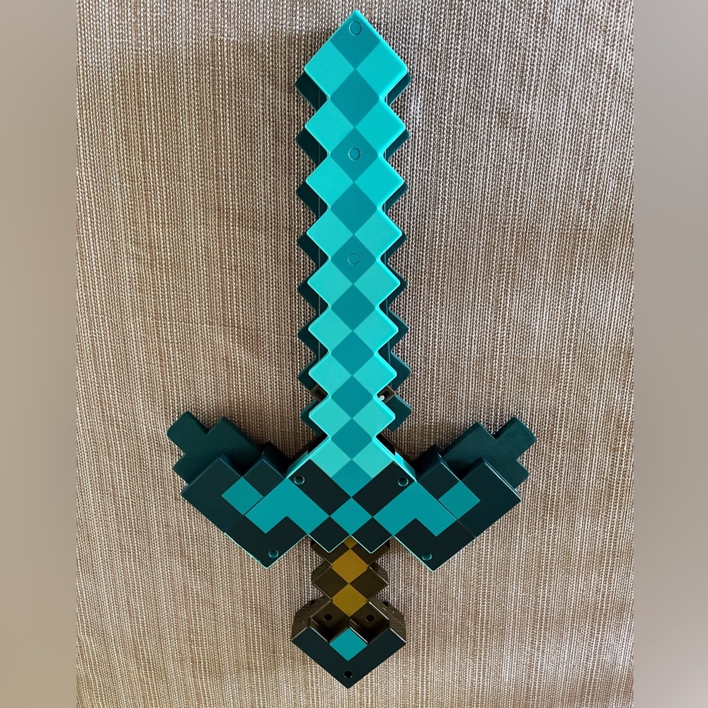 Mattel Minecraft Sword & Pickaxe Set 2 in 1 - Picture 2 of 7